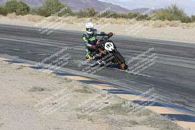 media/Dec-01-2025-Moto Forza (Mon) [[2daa91e15f]]/3-Beginner Group/Session 4 (Turn 10 Inside)/